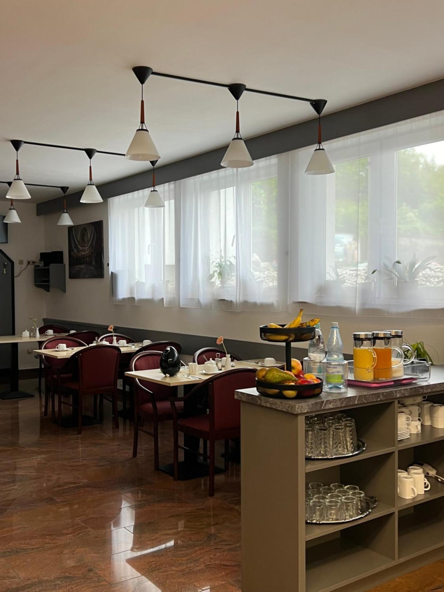 Hotel Aggertal Гуммерсбах Экстерьер фото