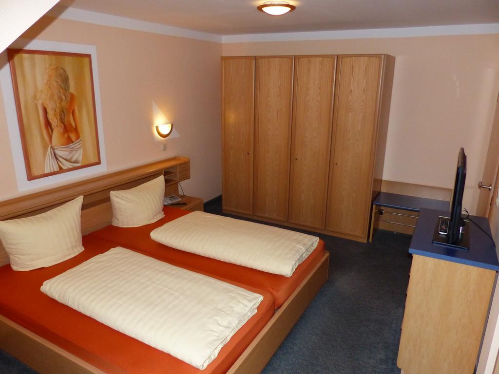 Hotel Aggertal Гуммерсбах Экстерьер фото