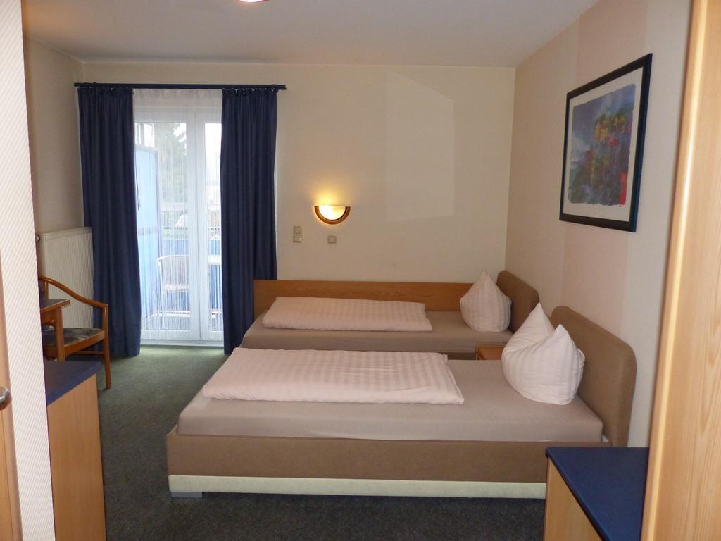 Hotel Aggertal Гуммерсбах Экстерьер фото