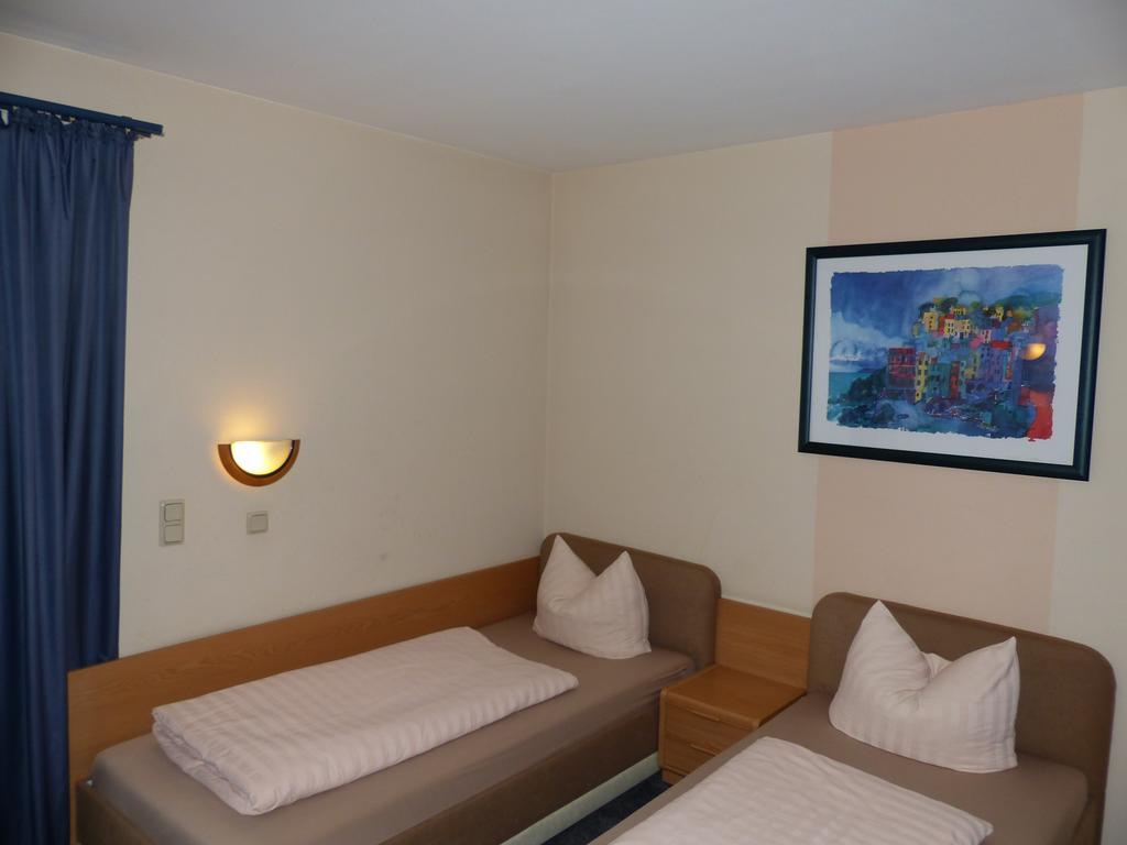 Hotel Aggertal Гуммерсбах Экстерьер фото