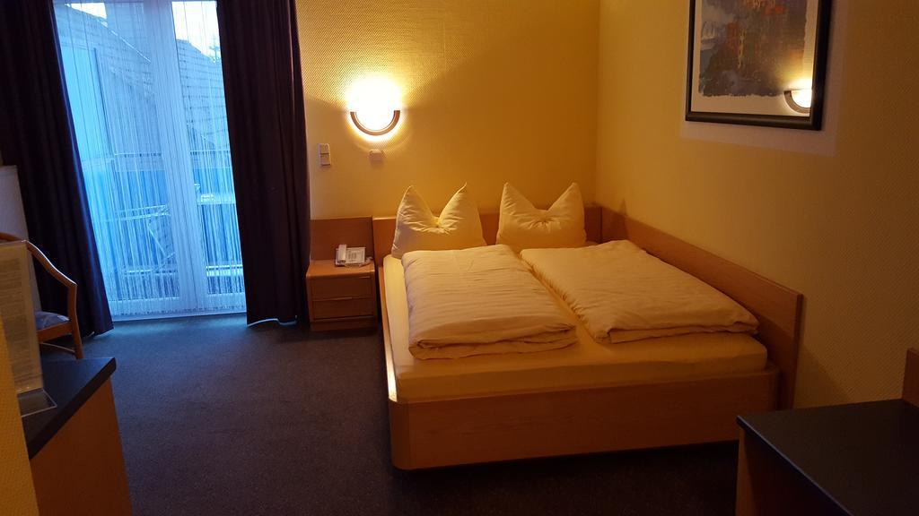 Hotel Aggertal Гуммерсбах Экстерьер фото