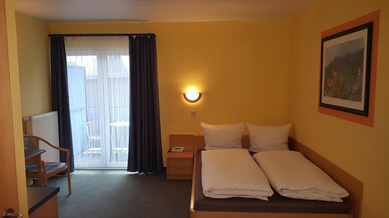 Hotel Aggertal Гуммерсбах Экстерьер фото