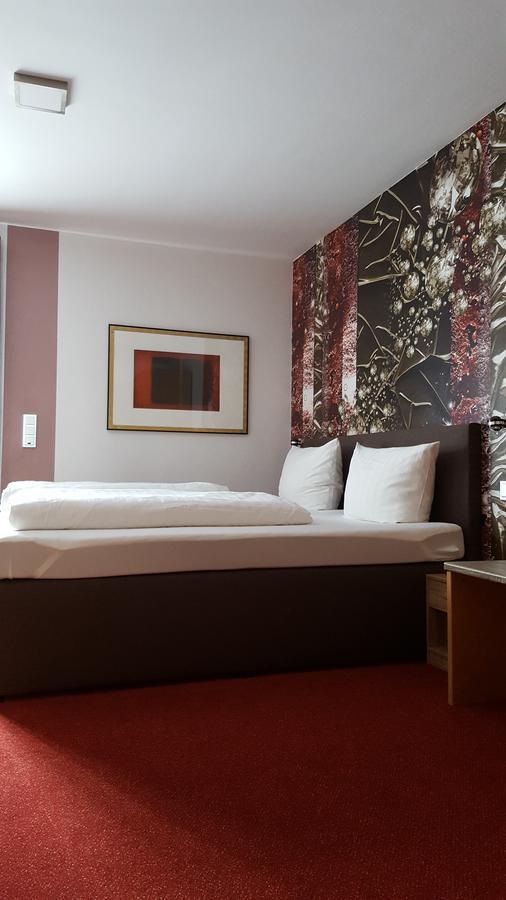 Hotel Aggertal Гуммерсбах Экстерьер фото